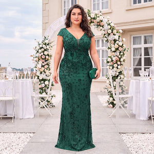 Plus Size Model in Dark Green Sparkly Sequin Mermaid Dress with Clutch